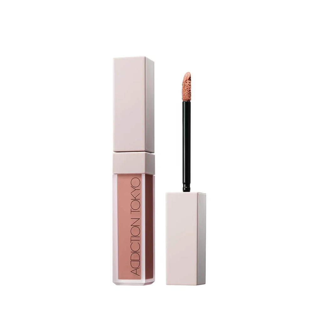 Addiction Tokyo The Liquid Blush Foggy in nude brown shade offering a soft-focus finish and easy-to-use applicator for subtle warmth.