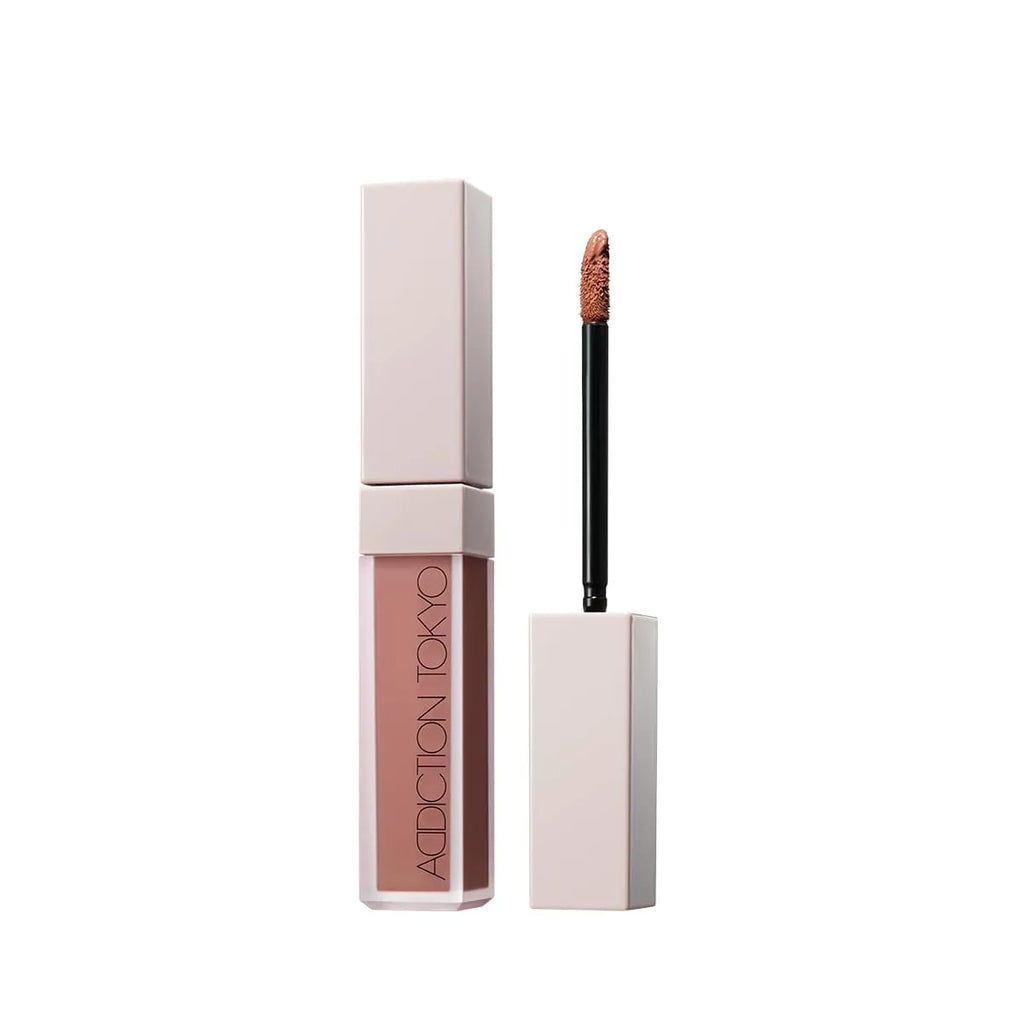 Addiction Tokyo The Liquid Blush Foggy in warm brown shade with a foggy texture and sleek applicator for a natural contour effect.