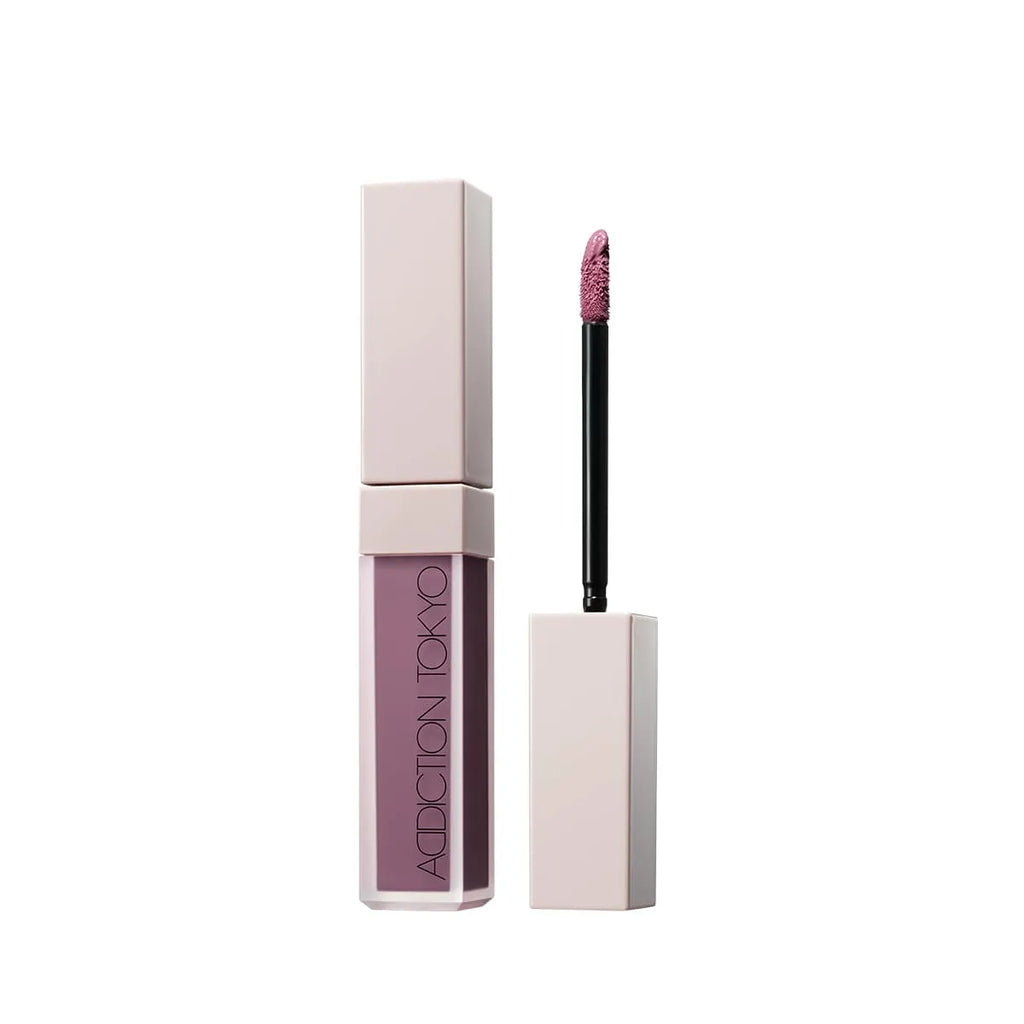 Addiction Tokyo The Liquid Blush Foggy in mauve shade with a foggy texture and applicator for a sophisticated, fresh appearance.