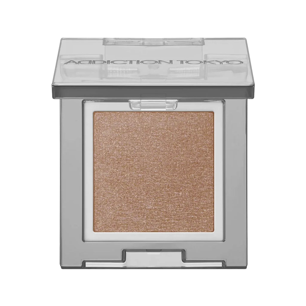Addiction eyeshadow with pearl finish in mono color for a sophisticated makeup look