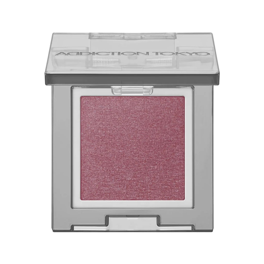 Addiction eyeshadow with pearl finish in mono color for a sophisticated makeup look