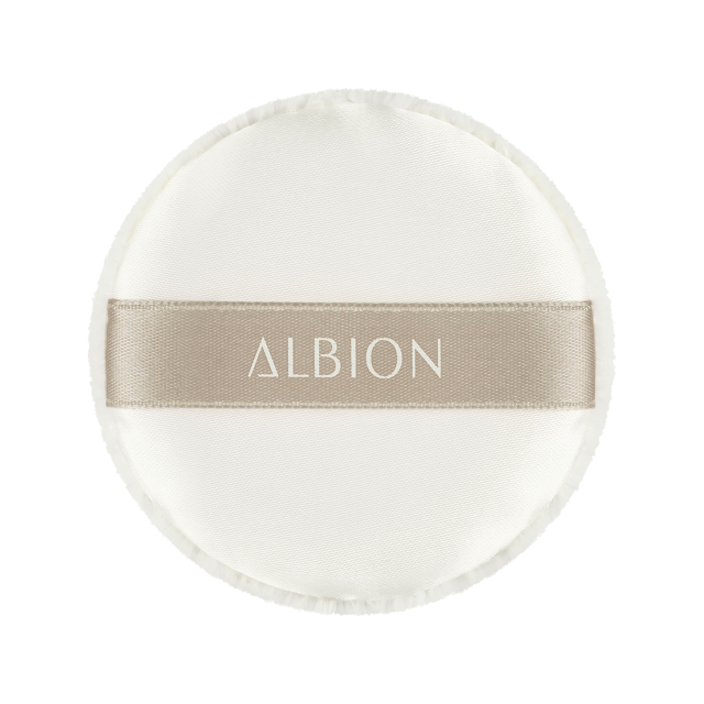 Silky Quartz face powder by Albion Studio for radiant skin with smooth, natural finish
