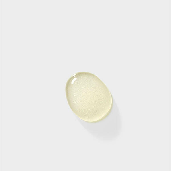 Baum Moisturizing Oil in a sleek bottle, nourishing and hydrating skin for lasting softness and radiance.