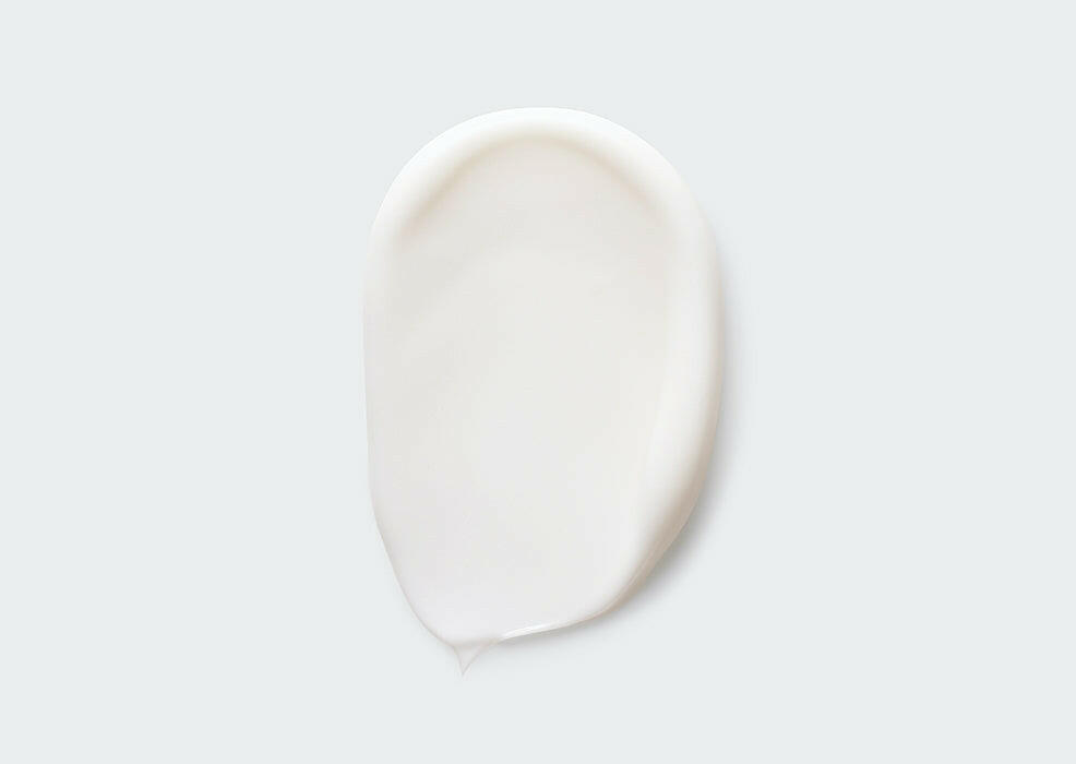 Luxurious aromatic Baum hand cream for clean beauty enthusiasts, enriching skin with natural ingredients.