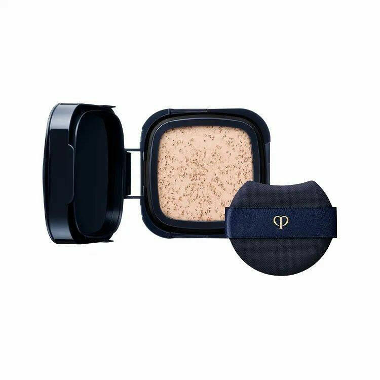 Glow & Hydrate: Clé de Peau Radiant Cushion Foundation