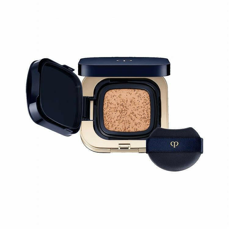 Glow & Hydrate: Clé de Peau Radiant Cushion Foundation
