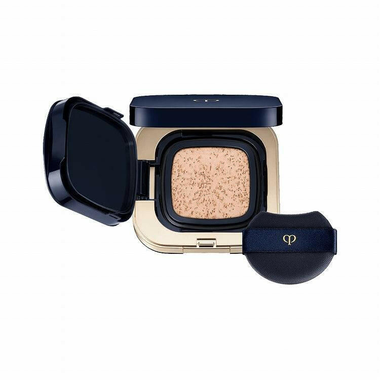 Glow & Hydrate: Clé de Peau Radiant Cushion Foundation