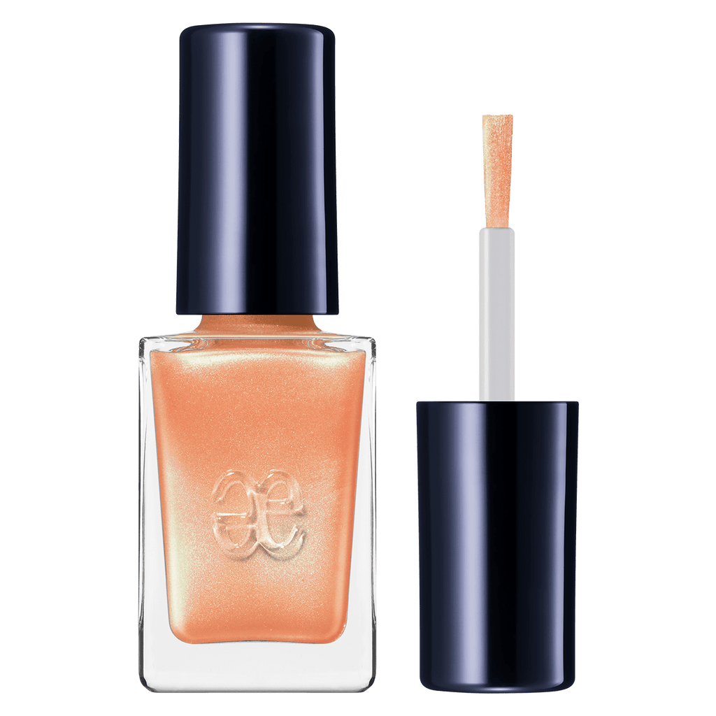 Elégance Lacquer in pearlescent orange, offering a quick-drying formula with a subtle shimmer for vibrant nail designs.