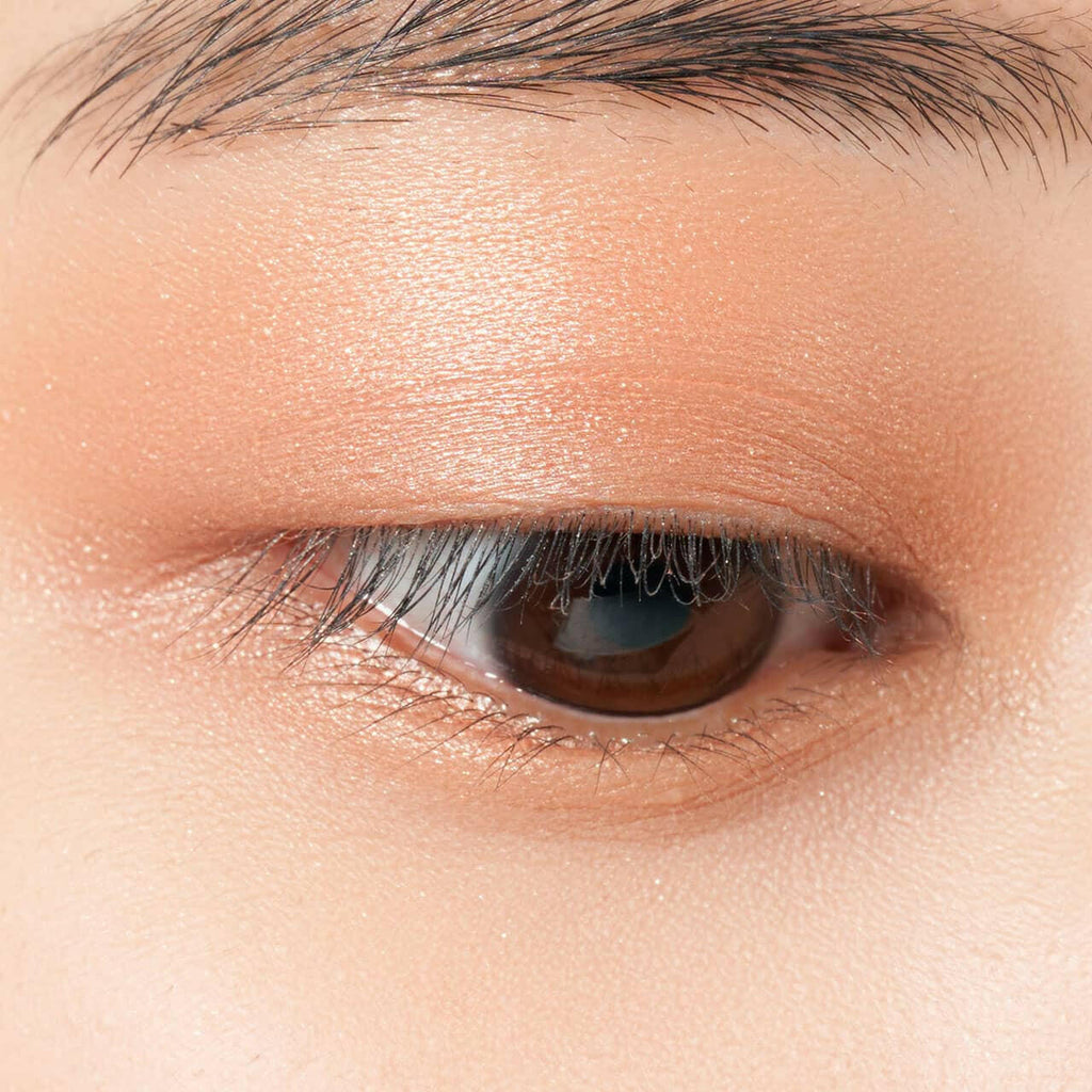 Refined Harmony Eyes makeup showcasing natural Elégance, perfect for sophisticated daily beauty enhancement.