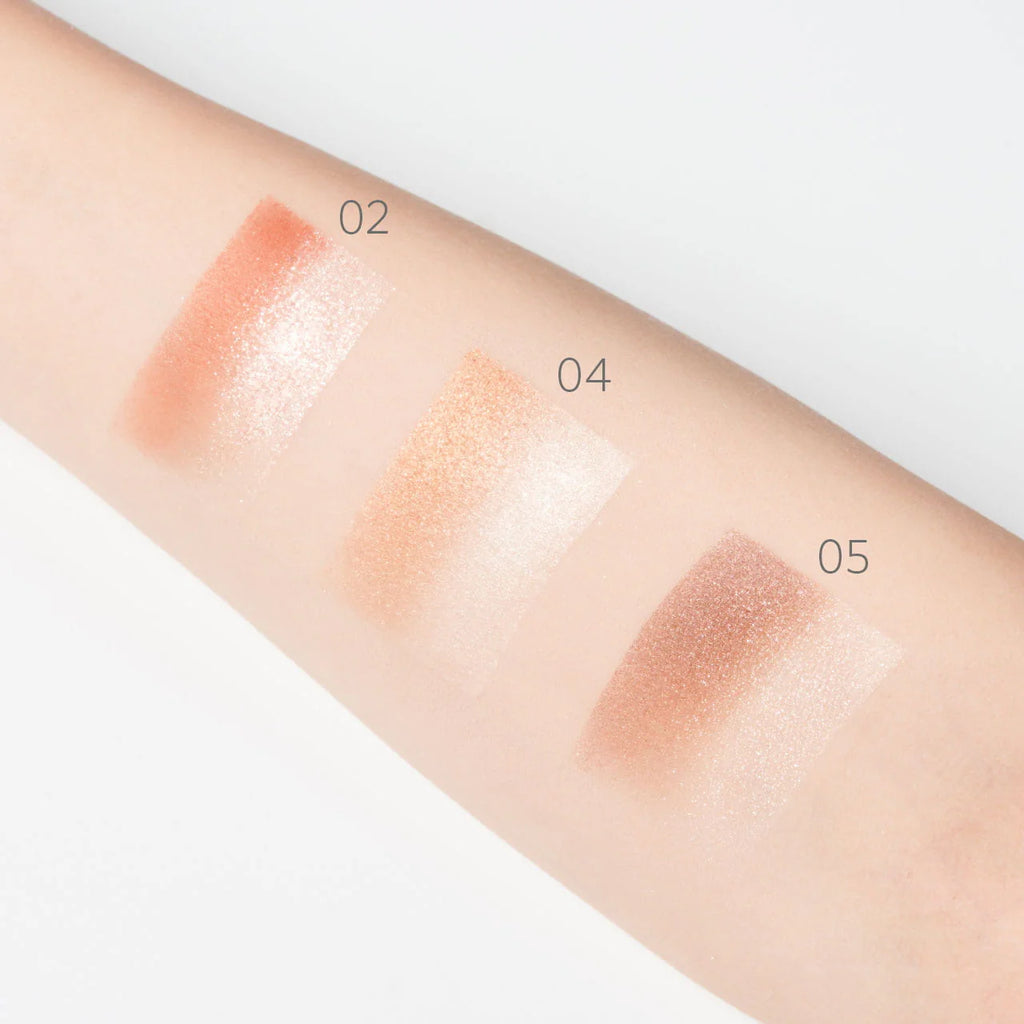 Refined Harmony Eyes makeup showcasing natural Elégance, perfect for sophisticated daily beauty enhancement.
