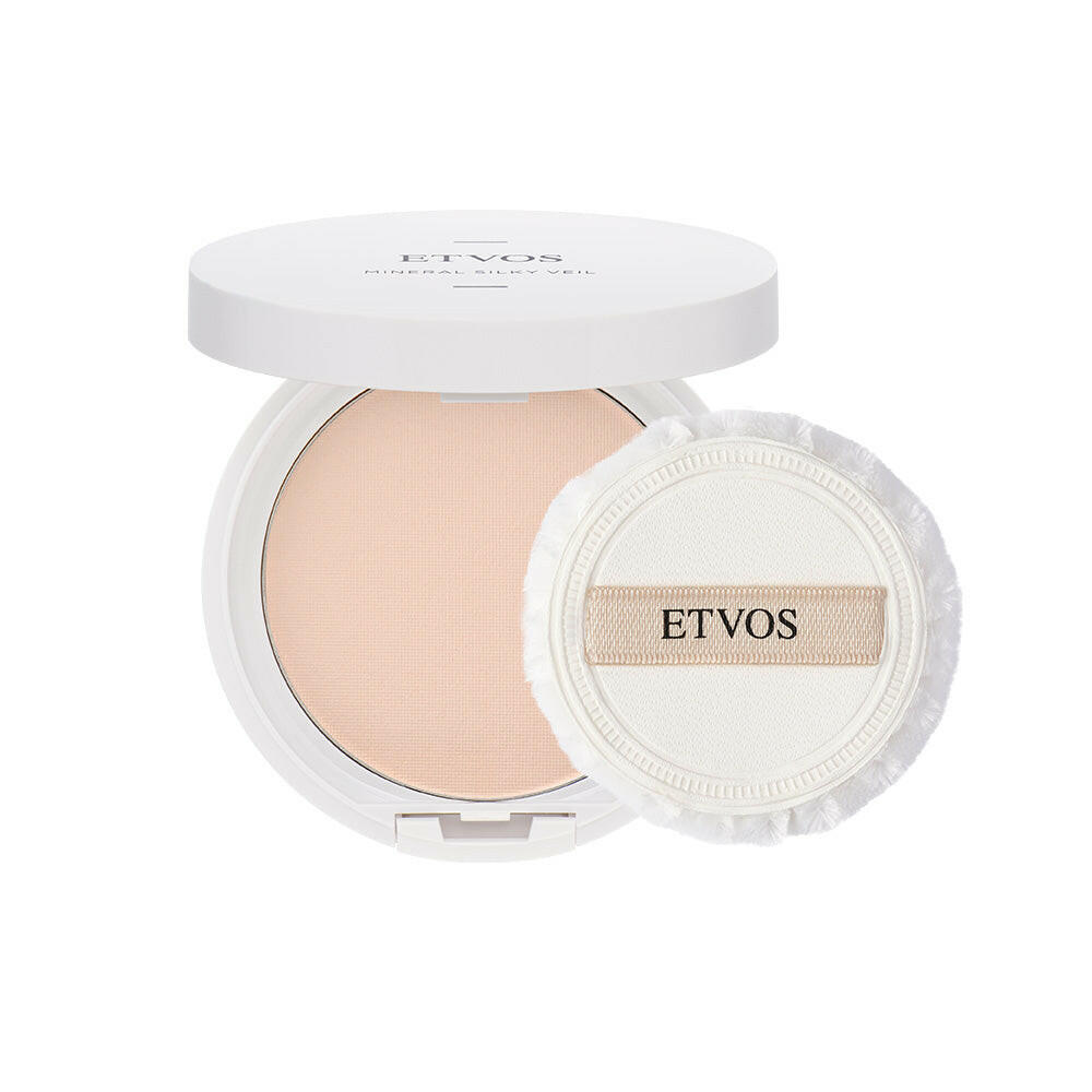 Etvos Mineral Silky Veil powder compact providing a flawless matte finish for smooth skin texture