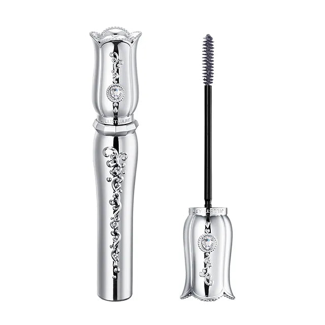 Jillstuart Blooming Lash Film Curler creating long, defined eyelashes for a professional makeup finish