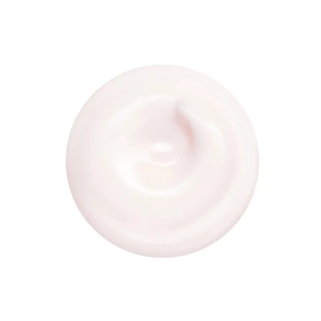 Close-up of the Shiseido Essential Energy Hydrating Cream's soft, creamy formula, ideal for hydrating and revitalizing skin.