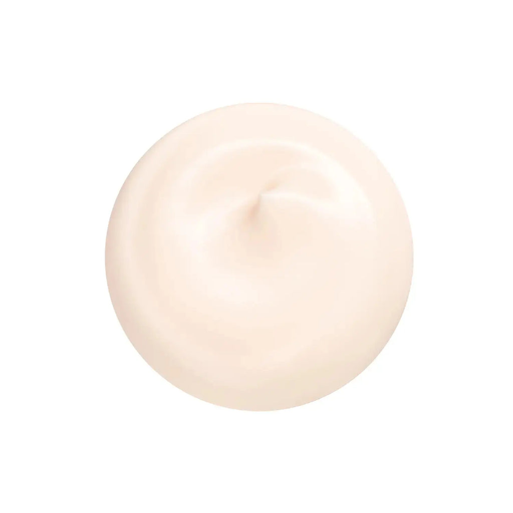 Close-up of the creamy texture of Shiseido Essential Energy Hydrating Day Cream, highlighting its rich and smooth formulation.