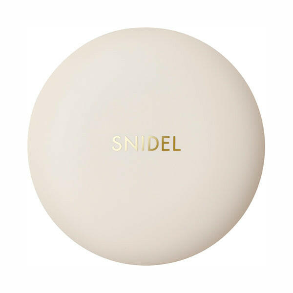 Snidel Beauty UV Powder provides long-lasting sun protection with a flawless, natural finish for radiant skin.