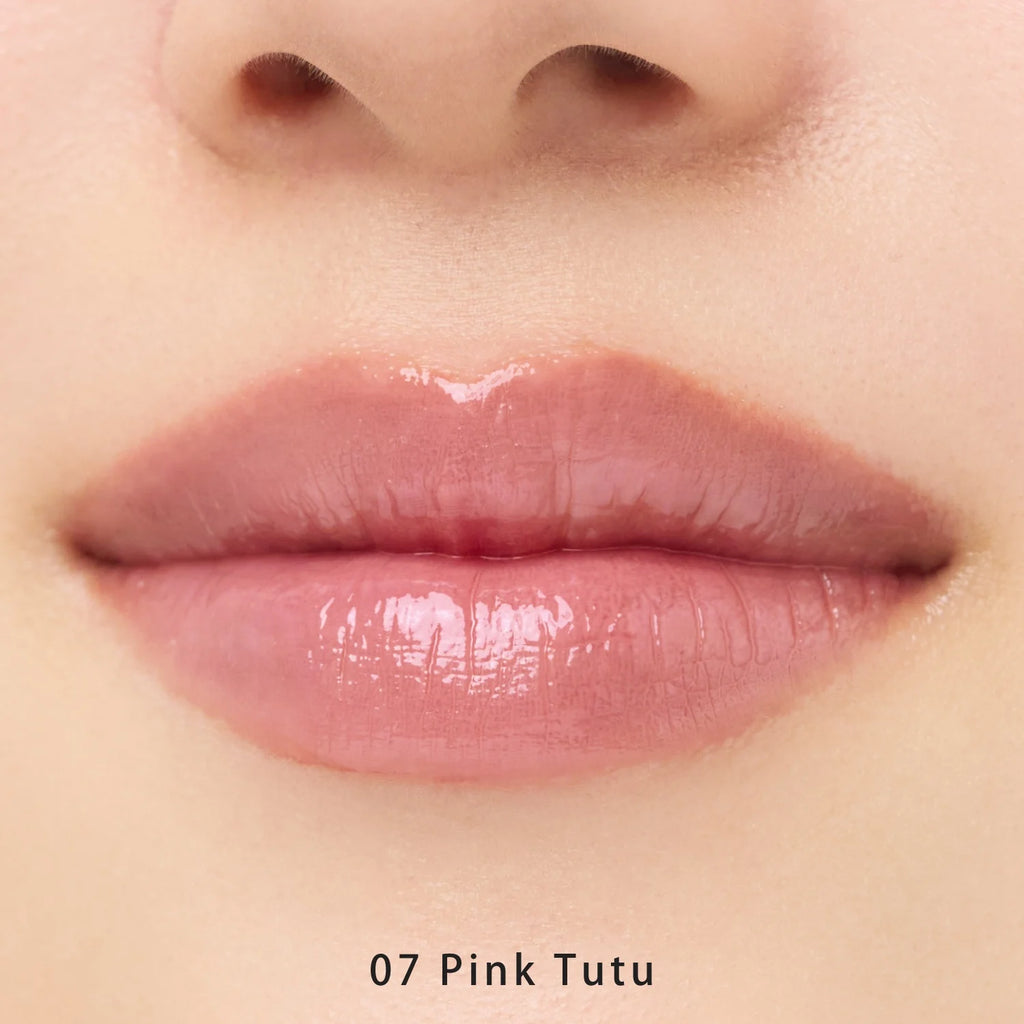 Snidel Beauty Rouge Couture lipstick in elegant packaging, showcasing premium makeup for luxury beauty enthusiasts.