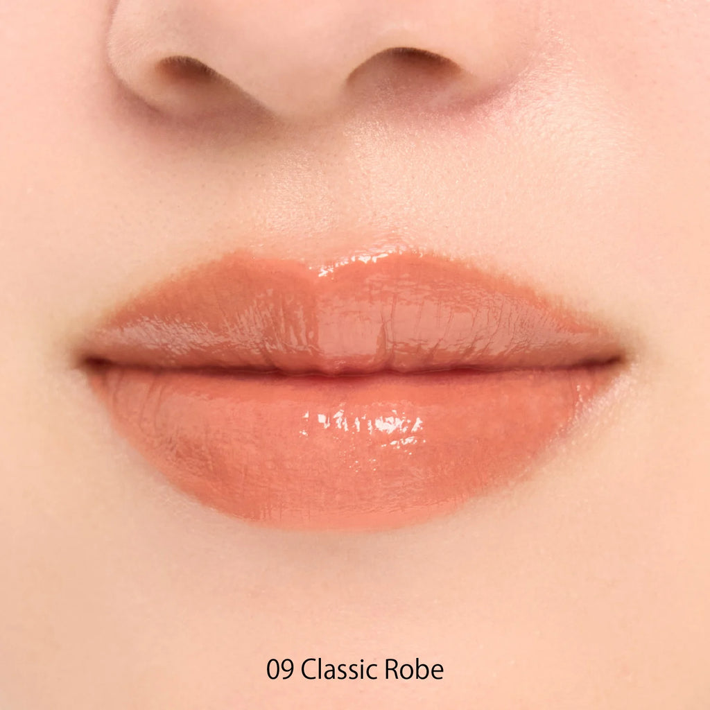 Snidel Beauty Rouge Couture lipstick in elegant packaging, showcasing premium makeup for luxury beauty enthusiasts.