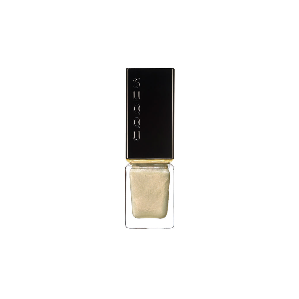 Suqqu Nail Color Polish in a shimmering gold finish, perfect for a glamorous and radiant manicure.