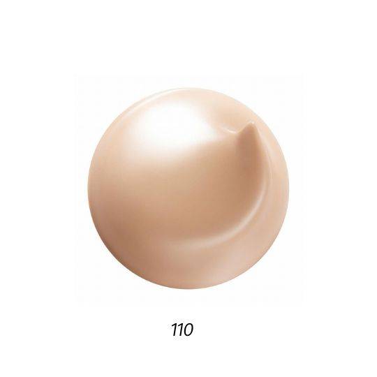 Shade 110 of Suqqu The Foundation 30g, a light beige tone with a creamy consistency for a natural and radiant complexion.
