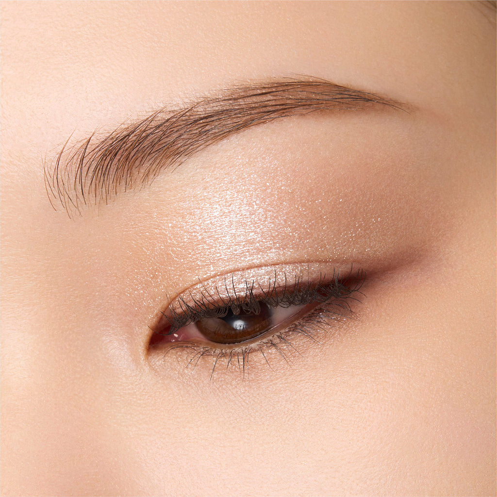 Radiant Eyes showcasing the elegance of Suqqu Mono Look for a sophisticated and polished makeup style.
