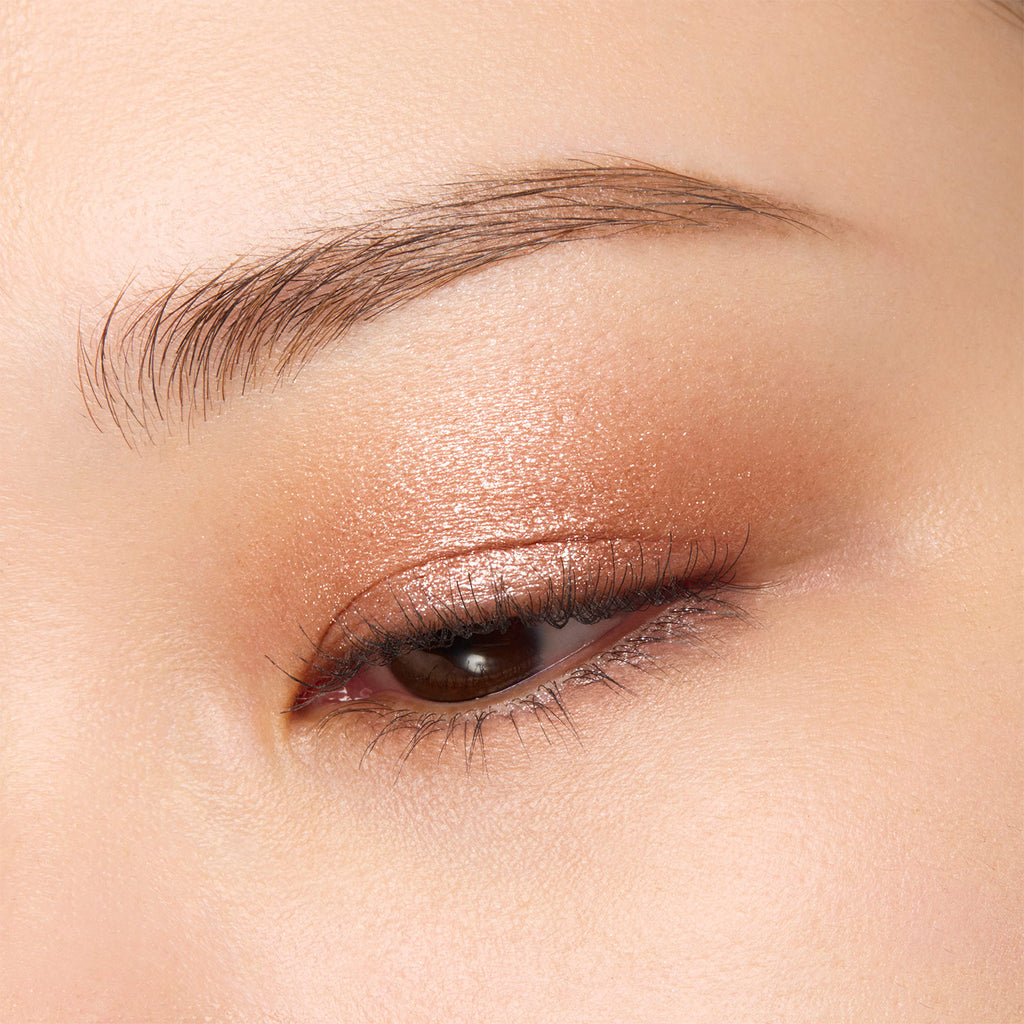 Radiant Eyes showcasing the elegance of Suqqu Mono Look for a sophisticated and polished makeup style.