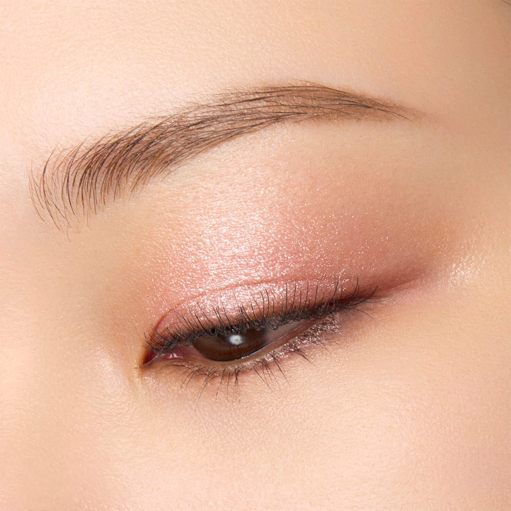 Radiant Eyes showcasing the elegance of Suqqu Mono Look for a sophisticated and polished makeup style.