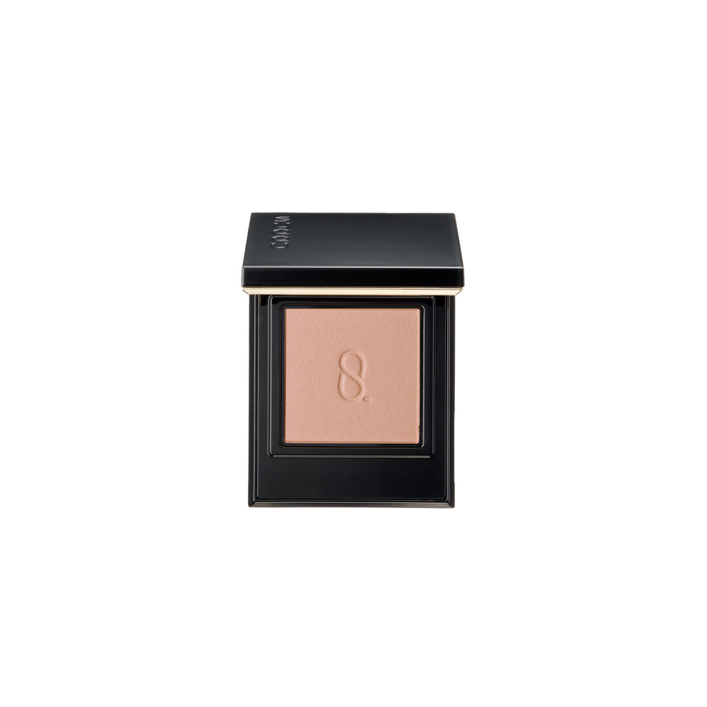 Radiant Eyes showcasing the elegance of Suqqu Mono Look for a sophisticated and polished makeup style.