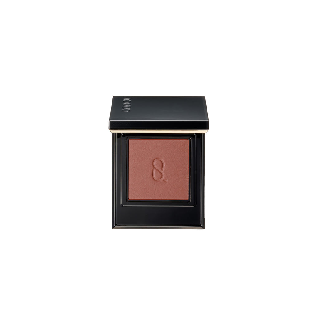 Radiant Eyes showcasing the elegance of Suqqu Mono Look for a sophisticated and polished makeup style.