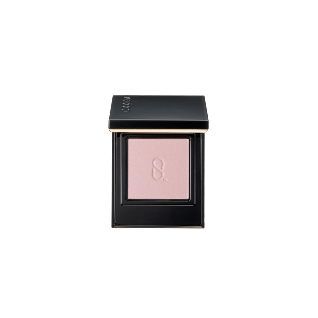 Radiant Eyes showcasing the elegance of Suqqu Mono Look for a sophisticated and polished makeup style.