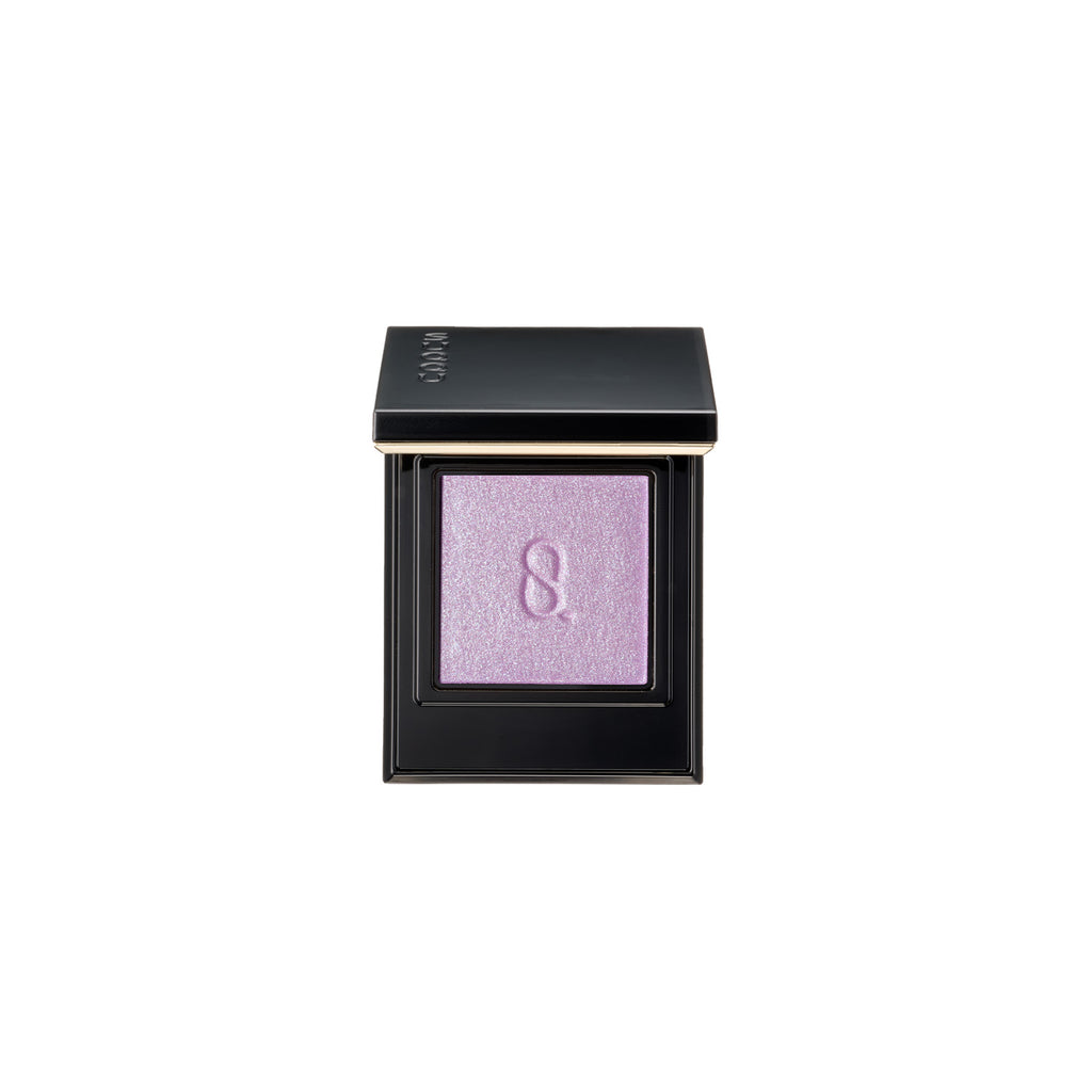 Radiant Eyes showcasing the elegance of Suqqu Mono Look for a sophisticated and polished makeup style.
