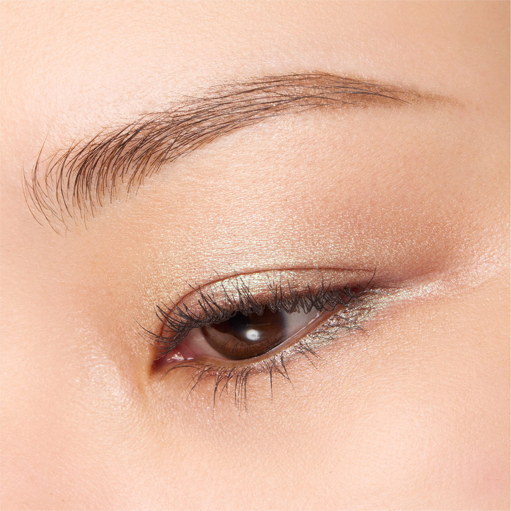Radiant Eyes showcasing the elegance of Suqqu Mono Look for a sophisticated and polished makeup style.