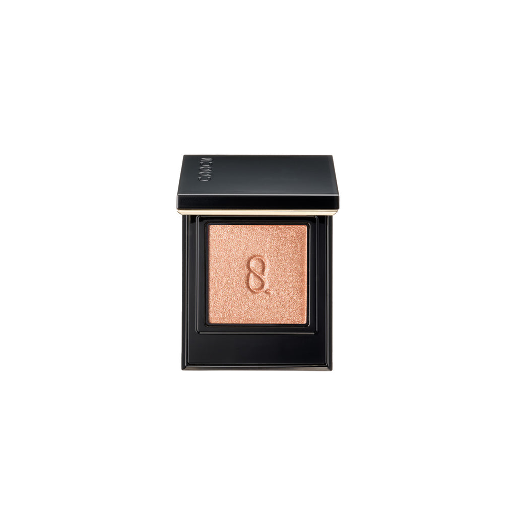 Radiant Eyes showcasing the elegance of Suqqu Mono Look for a sophisticated and polished makeup style.
