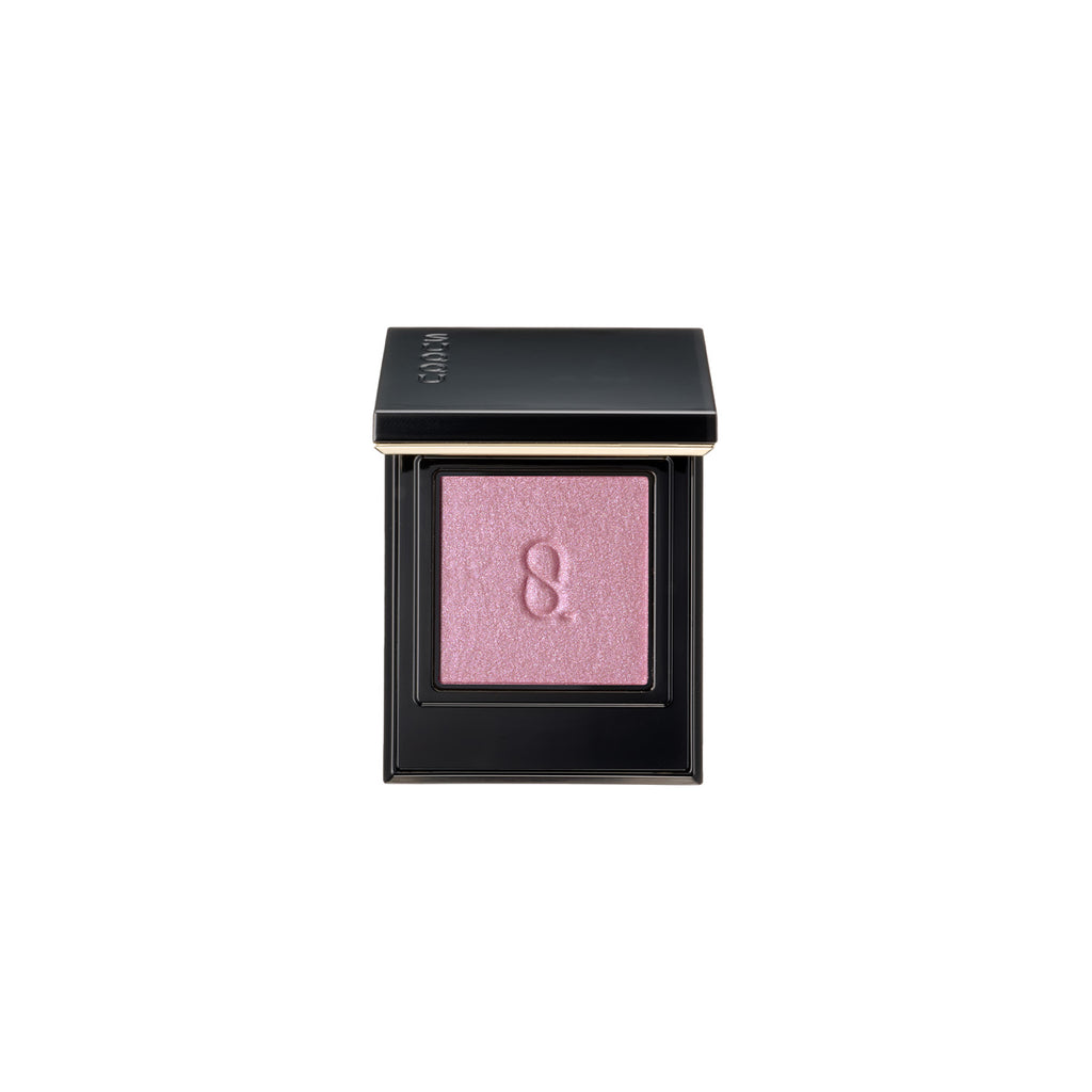 Radiant Eyes showcasing the elegance of Suqqu Mono Look for a sophisticated and polished makeup style.