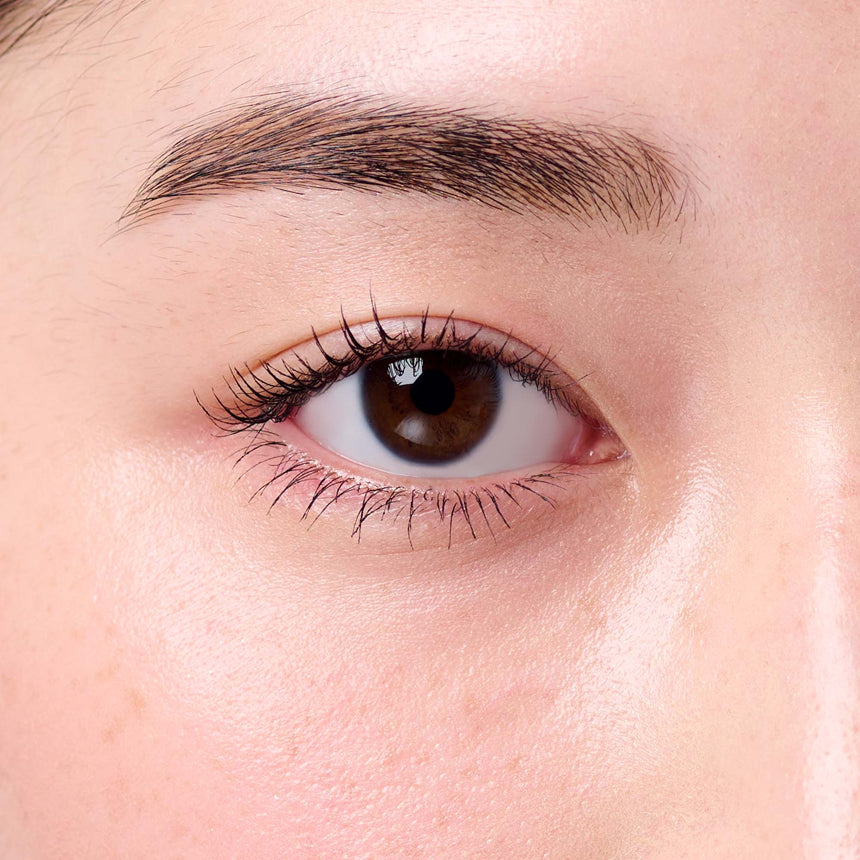 THREE Mascara enhancing eyelashes with long-lasting volume and definition for a refined makeup look