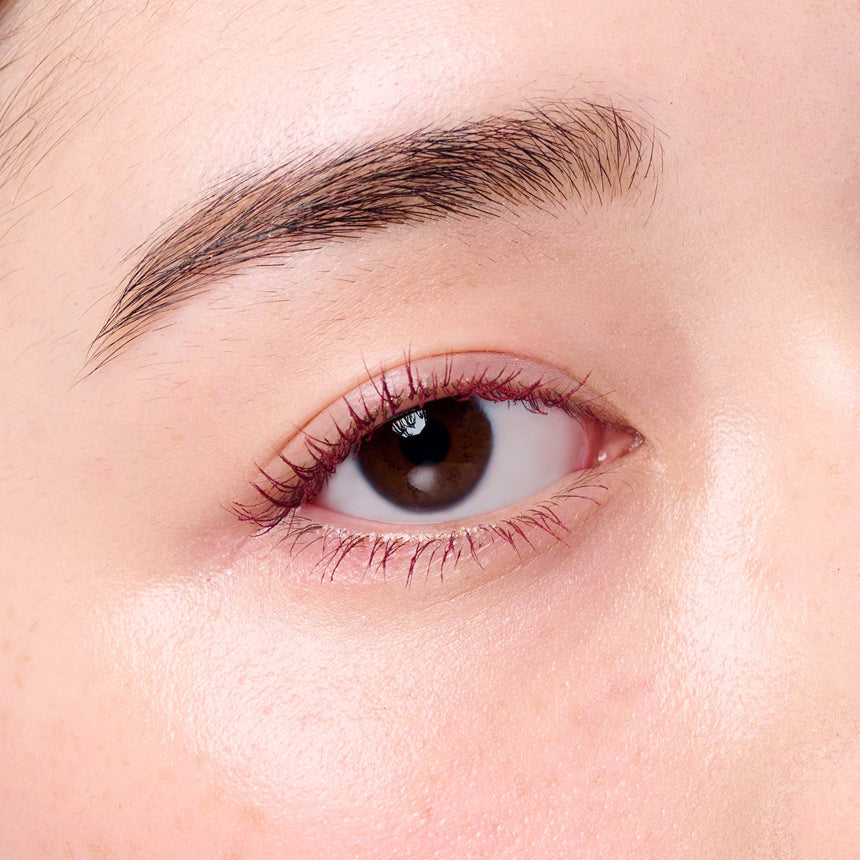 THREE Mascara enhancing eyelashes with long-lasting volume and definition for a refined makeup look