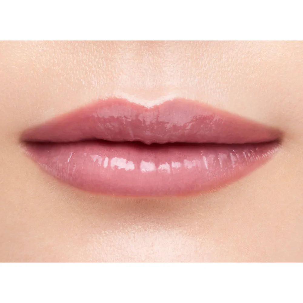 Luxury Inoui lipstick showcasing vibrant color and smooth texture for a flawless finish