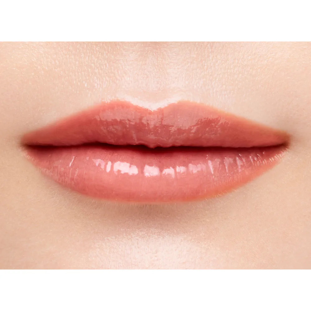 Luxury Inoui lipstick showcasing vibrant color and smooth texture for a flawless finish